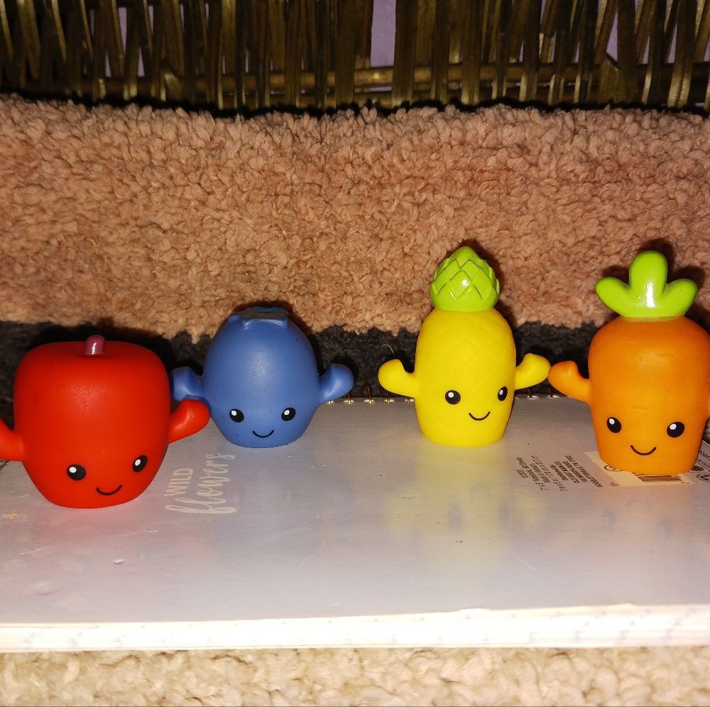 Veggie finger puppets !